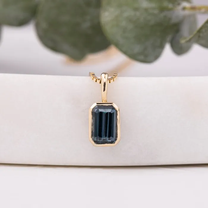 Necklaces Patia Necklace Dark Teal Blue Montana Sapphire 14K Yellow Gold One of a kind Envero Jewelry Necklaces Patia Necklace Dark Teal Blue Montana Sapphire 14K Yellow Gold One of a kind Envero Jewelry