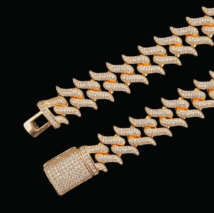 CUBAN LINK Necklaces 18MM Cuban Link Iced Out Diamond Necklace Chain