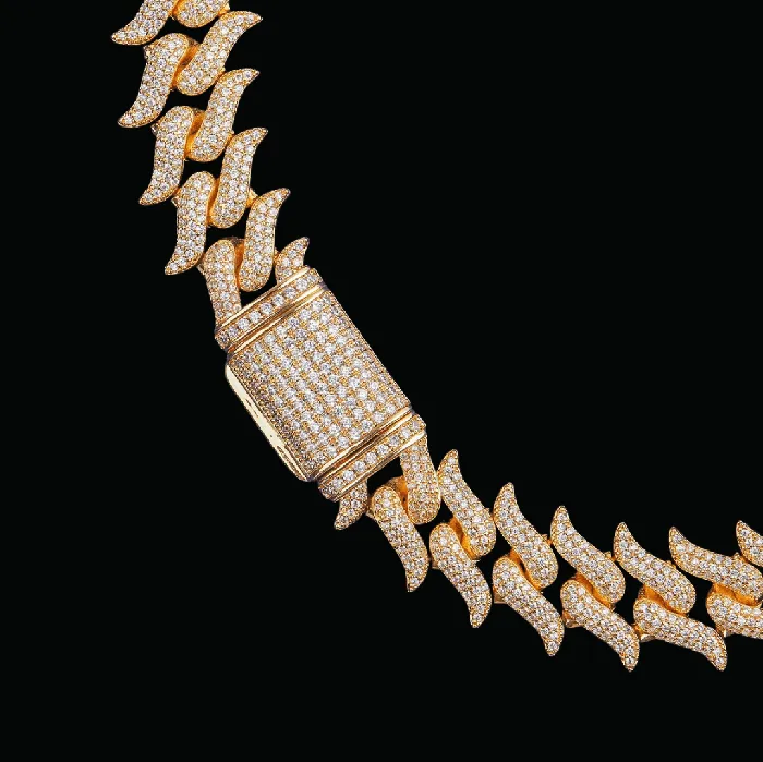 CUBAN LINK Necklaces 18MM Cuban Link Iced Out Diamond Necklace Chain